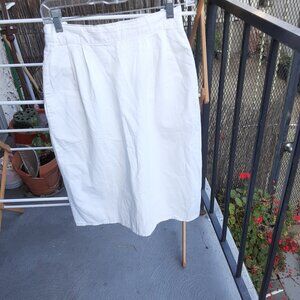 Woman's White skirt size 7